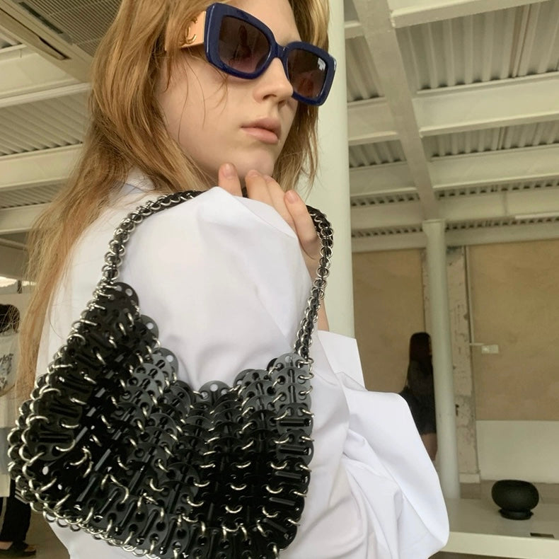 ブラックメタルディスクハンドバッグ